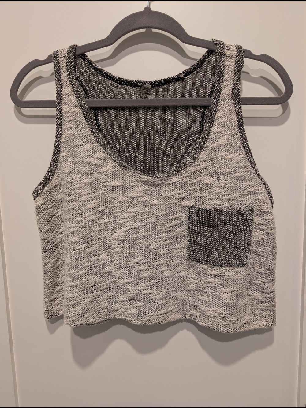 Women's Black/White Knitted Textured Cropped Tank Top